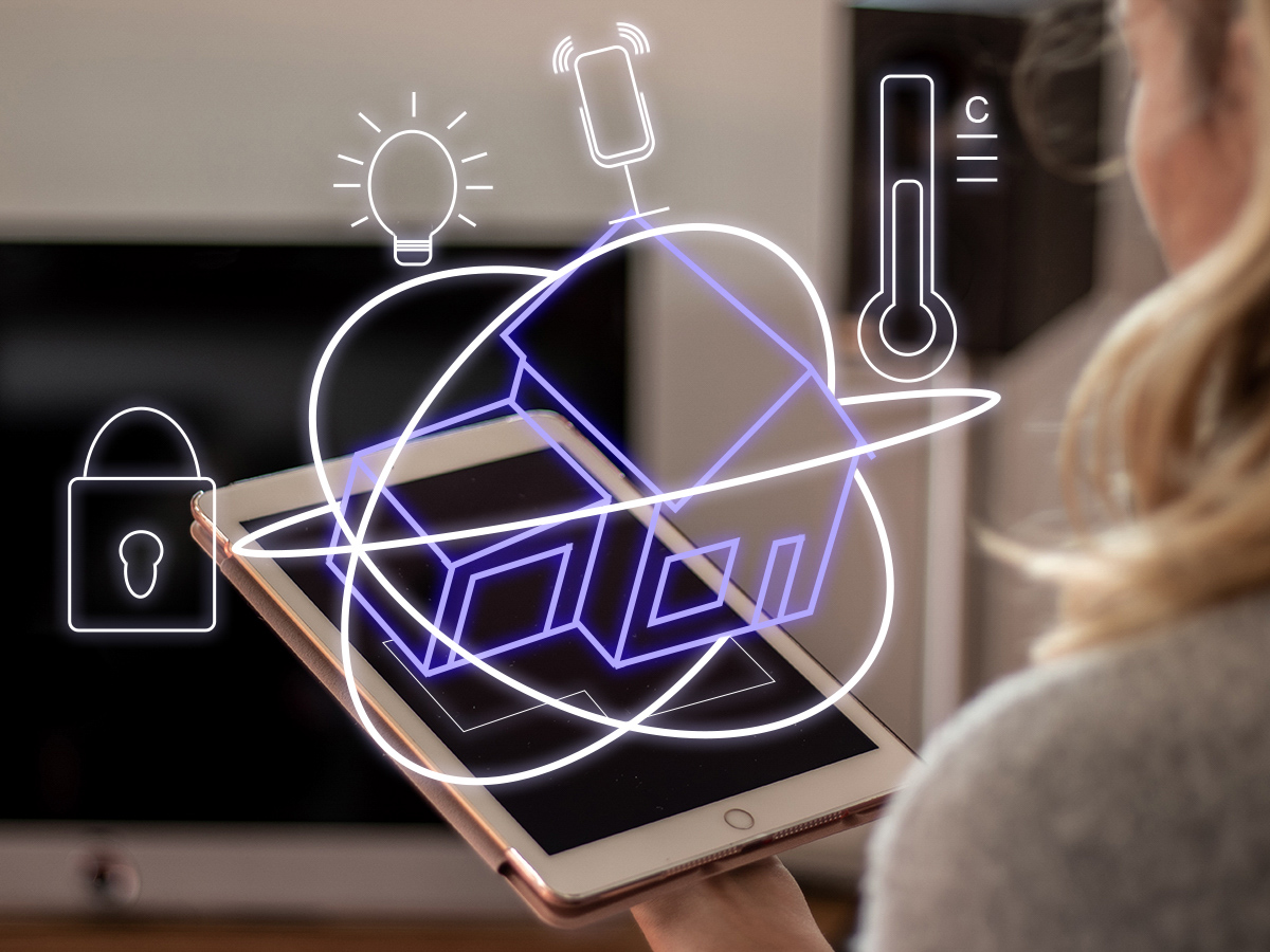 Virtuelles Smart-Home-Haus auf Tablet.