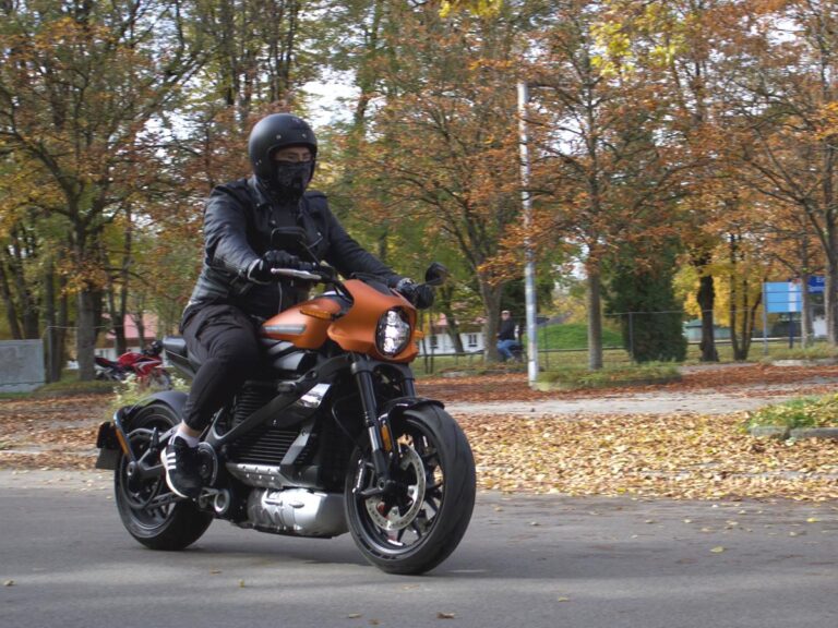 Dario Marchetti testet die Harley Davidson LiveWire
